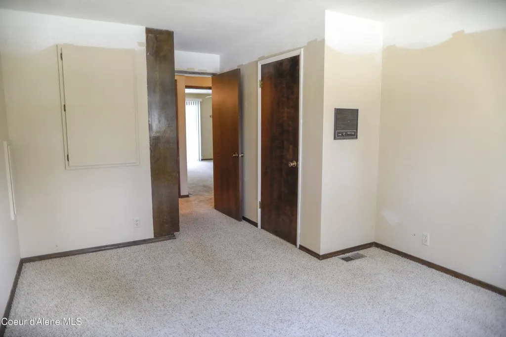 301 Woodland Drive Pinehurst ID 83850