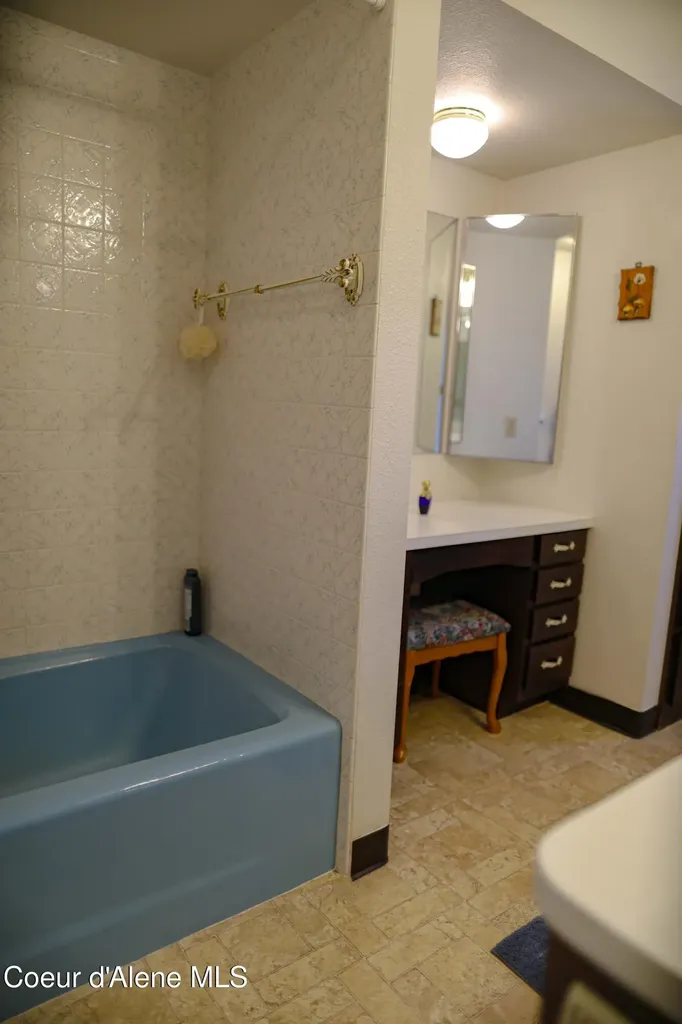 301 Woodland Drive Pinehurst ID 83850