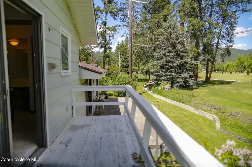 301 Woodland Drive Pinehurst ID 83850