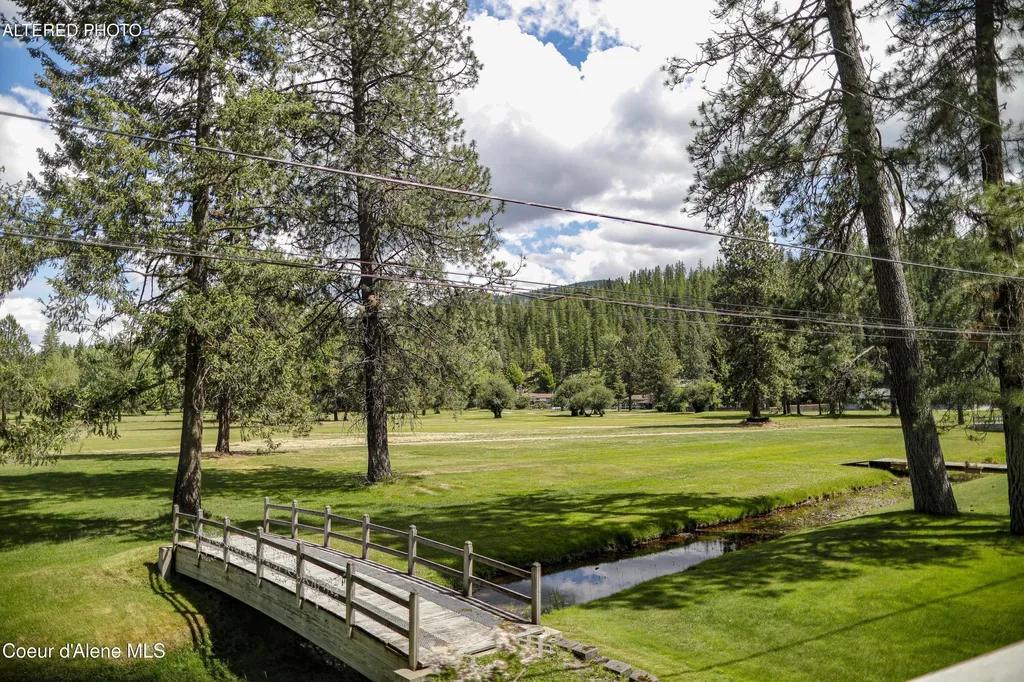 301 Woodland Drive Pinehurst ID 83850