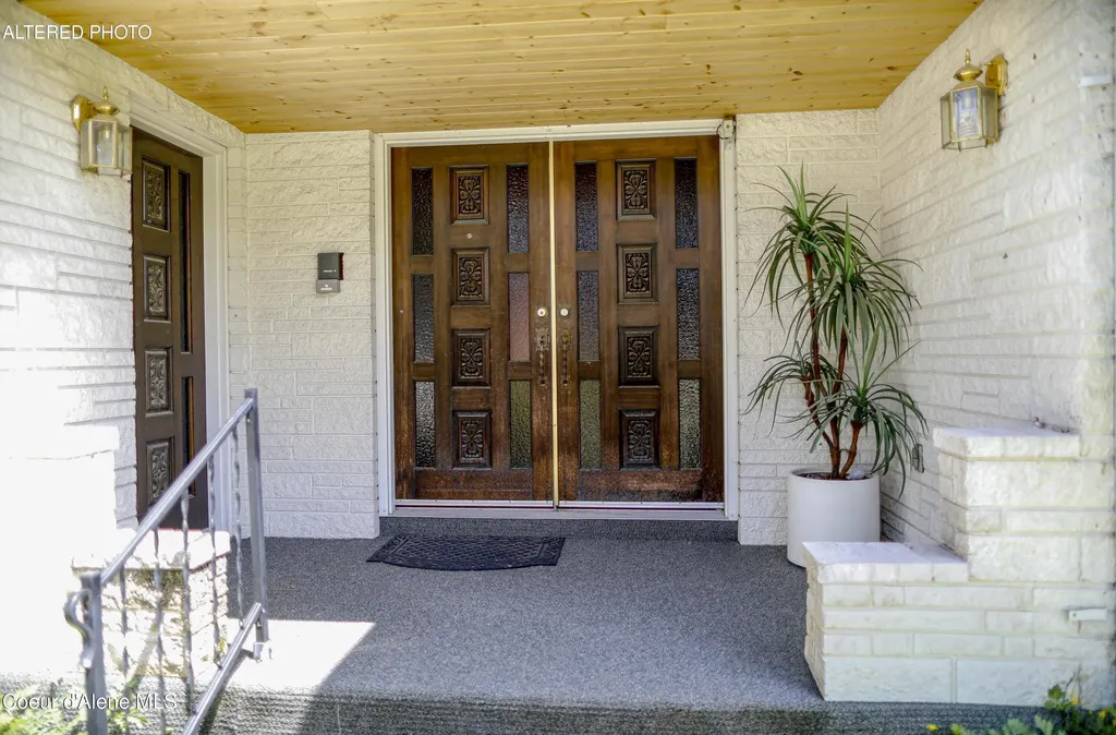 301 Woodland Drive Pinehurst ID 83850