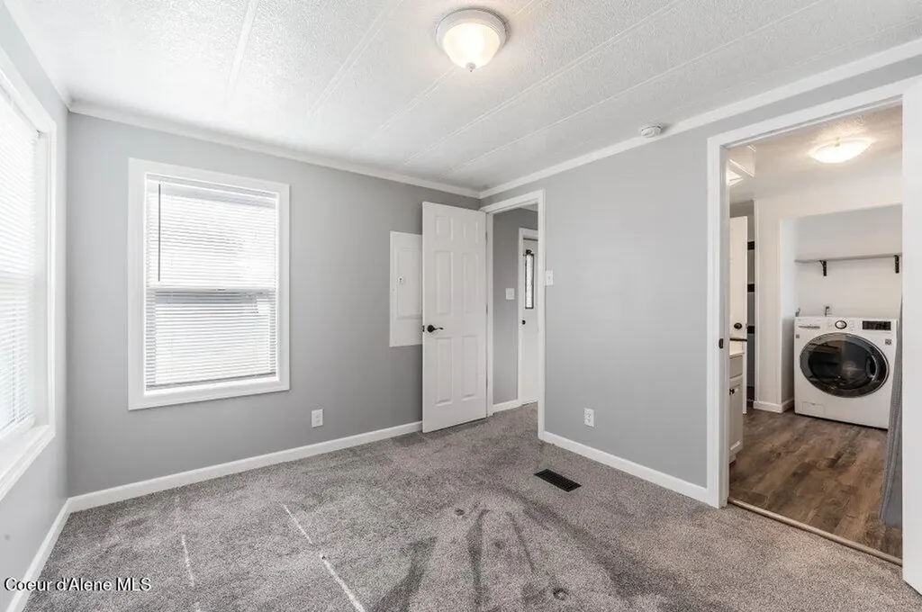 28128 N Highway 41 Spirit Lake ID 83869