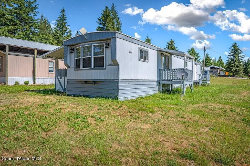 28128 N Highway 41 Spirit Lake ID 83869