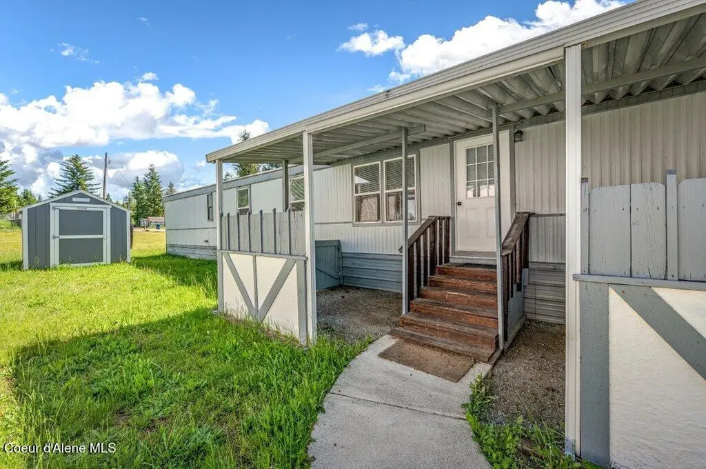 28128 N Highway 41 Spirit Lake ID 83869
