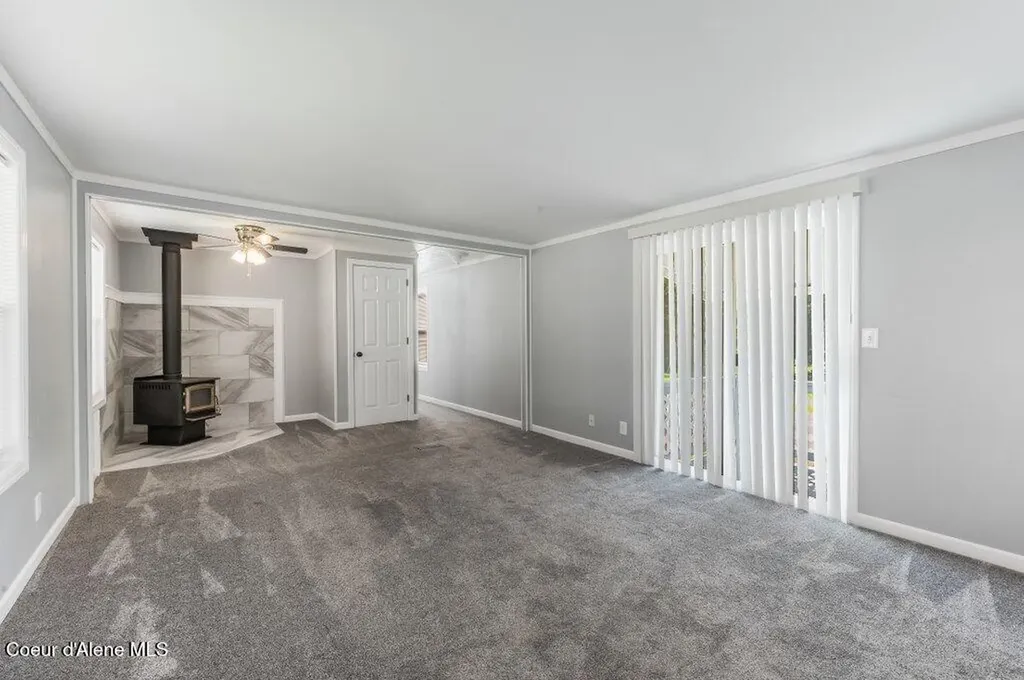28128 N Highway 41 Spirit Lake ID 83869