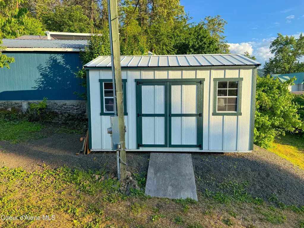 104 S Pend Oreille Avenue Harrison ID 83833
