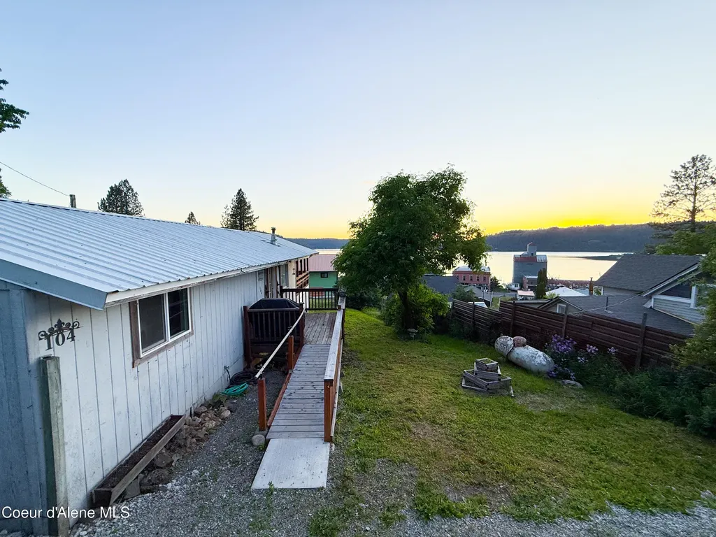 104 S Pend Oreille Avenue Harrison ID 83833