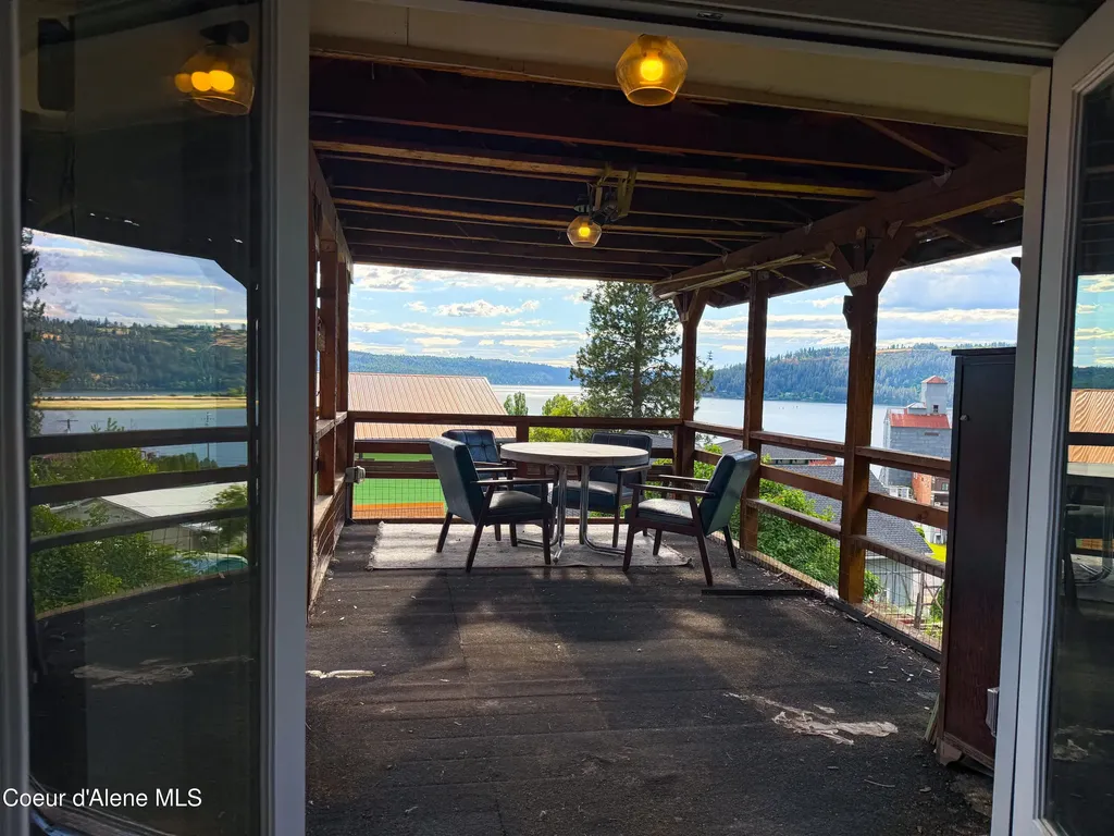 104 S Pend Oreille Avenue Harrison ID 83833