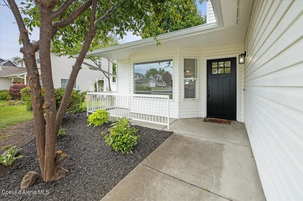 9166 N Entiate Drive Hayden ID 83835