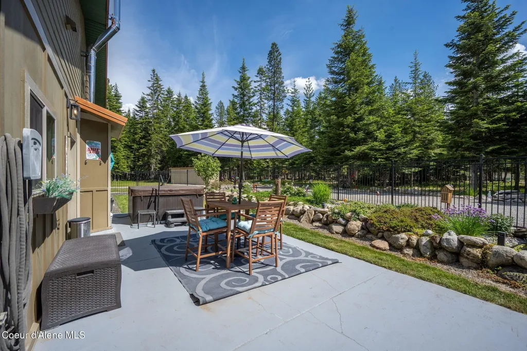 9654 E Highway 54 Athol ID 83801