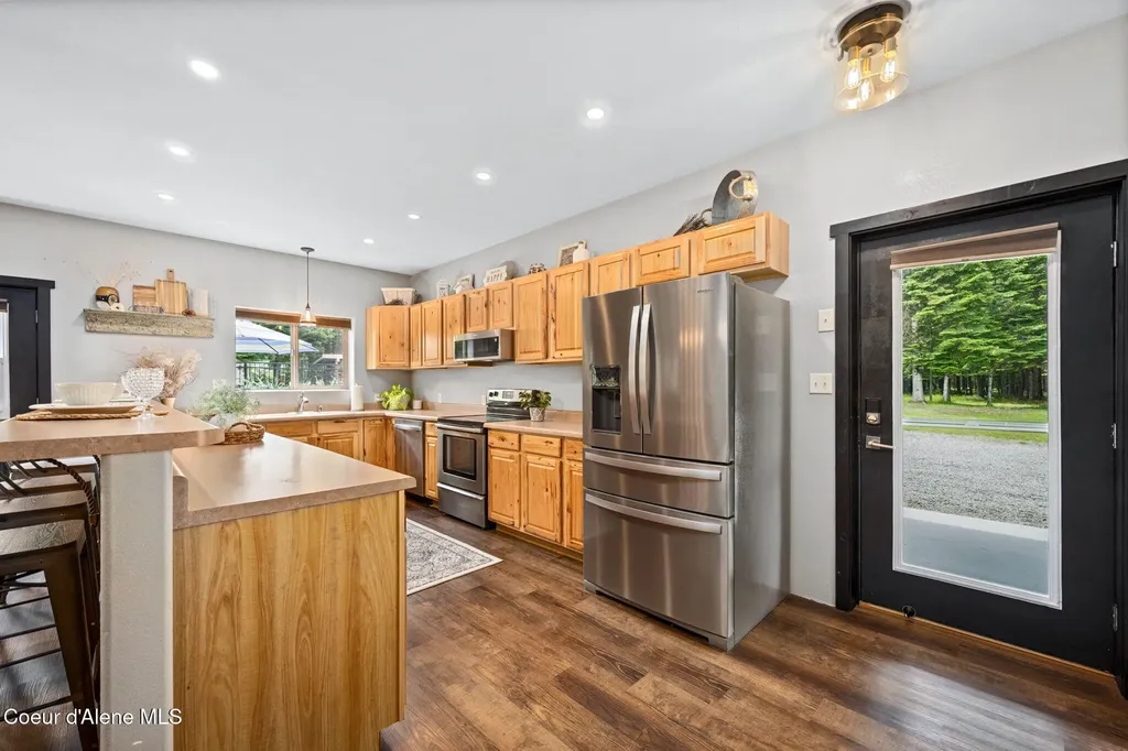 9654 E Highway 54 Athol ID 83801