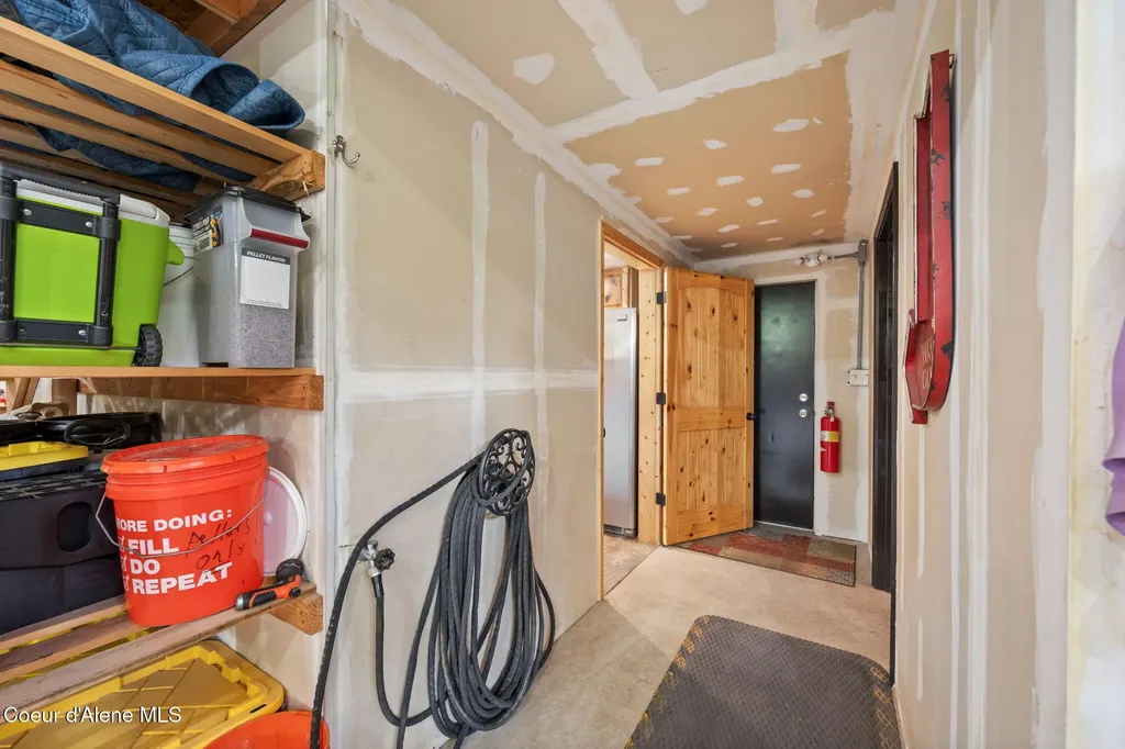 9654 E Highway 54 Athol ID 83801