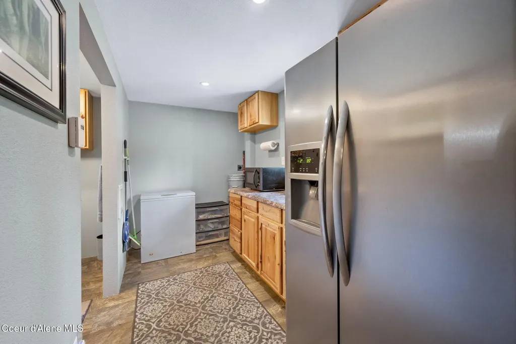 9654 E Highway 54 Athol ID 83801