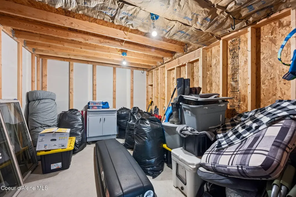 9654 E Highway 54 Athol ID 83801