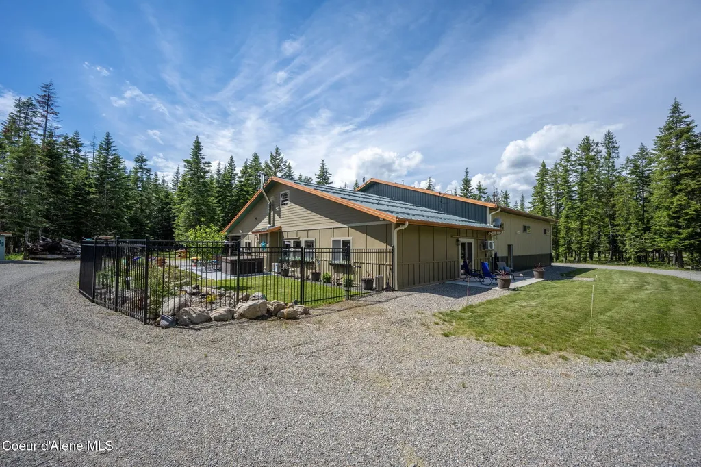 9654 E Highway 54 Athol ID 83801