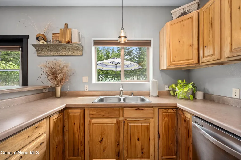 9654 E Highway 54 Athol ID 83801