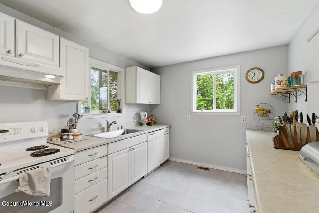 2006 Boundary Loop St. Maries ID 83861