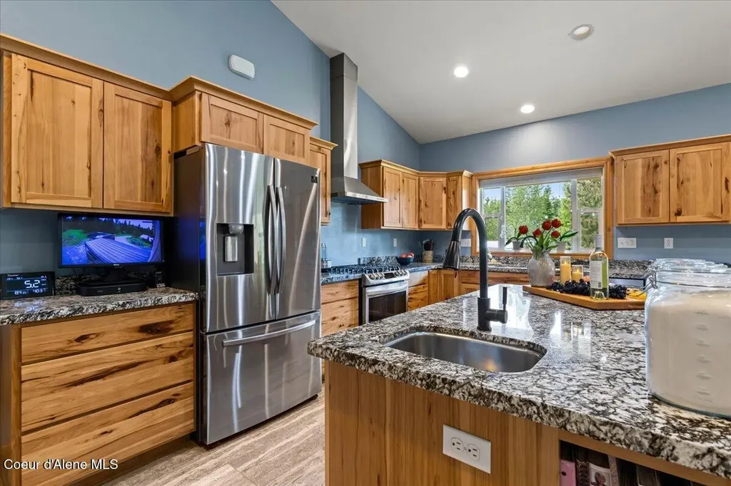 4321 Upper Gold Crk Road Sandpoint ID 83864