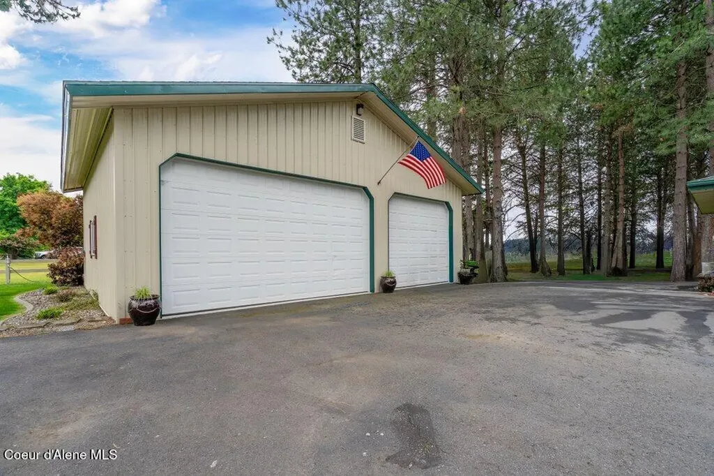 7719 N 15th Street Dalton Gardens ID 83815