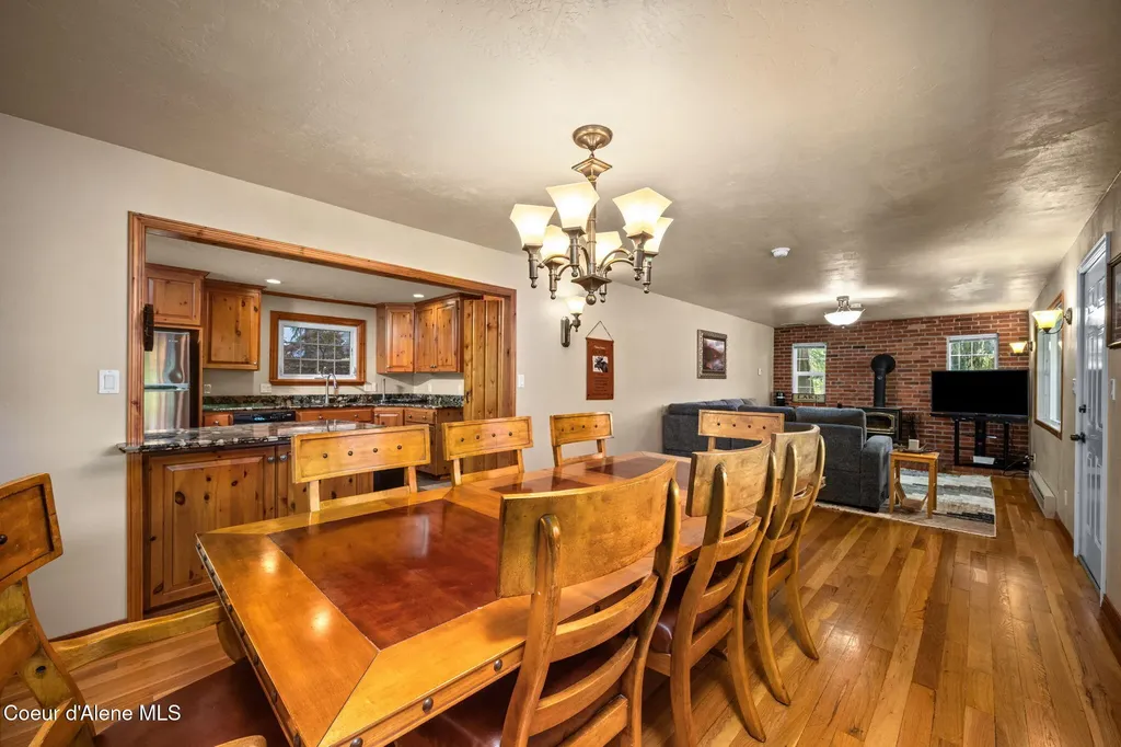 19503 E Hayden Lake Road Hayden ID 83835