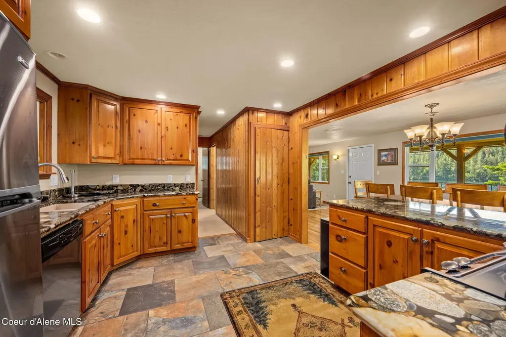 19503 E Hayden Lake Road Hayden ID 83835