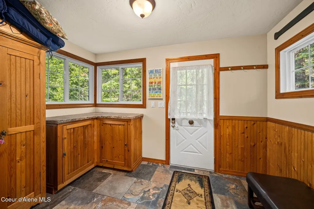 19503 E Hayden Lake Road Hayden ID 83835