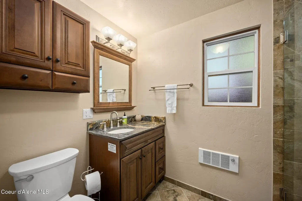 19503 E Hayden Lake Road Hayden ID 83835