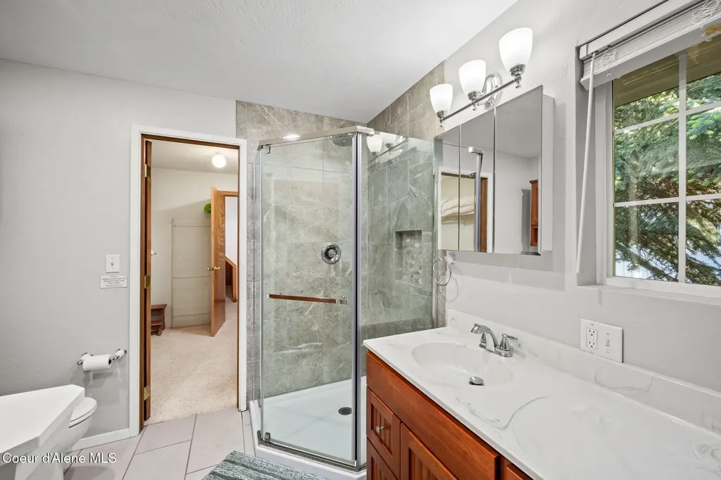 19503 E Hayden Lake Road Hayden ID 83835