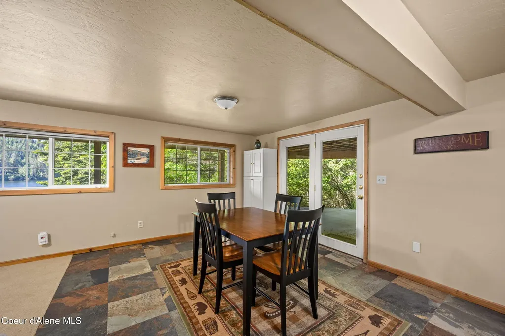 19503 E Hayden Lake Road Hayden ID 83835
