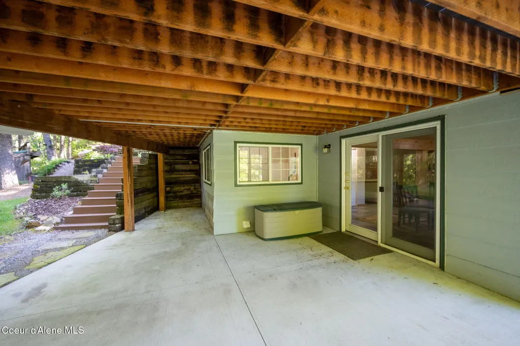 19503 E Hayden Lake Road Hayden ID 83835