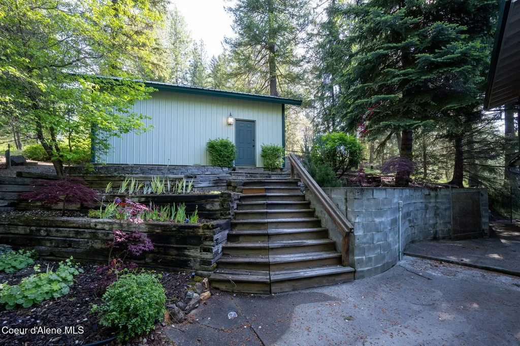 19503 E Hayden Lake Road Hayden ID 83835