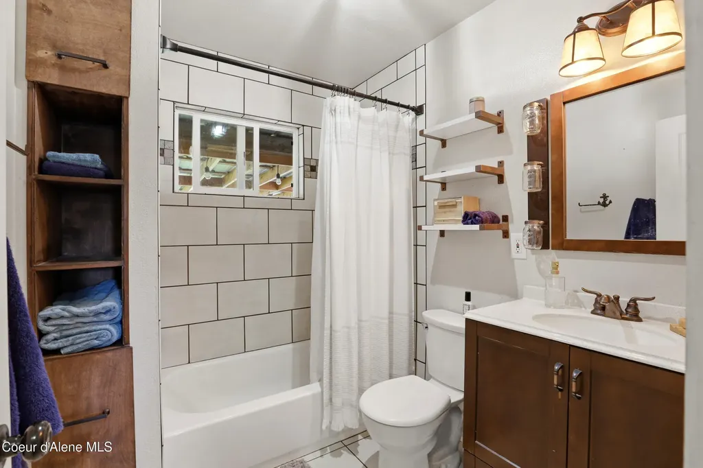 1453 E Burnham Avenue Hayden ID 83835