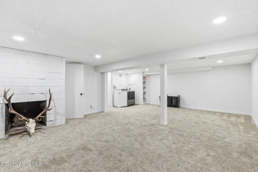 1453 E Burnham Avenue Hayden ID 83835