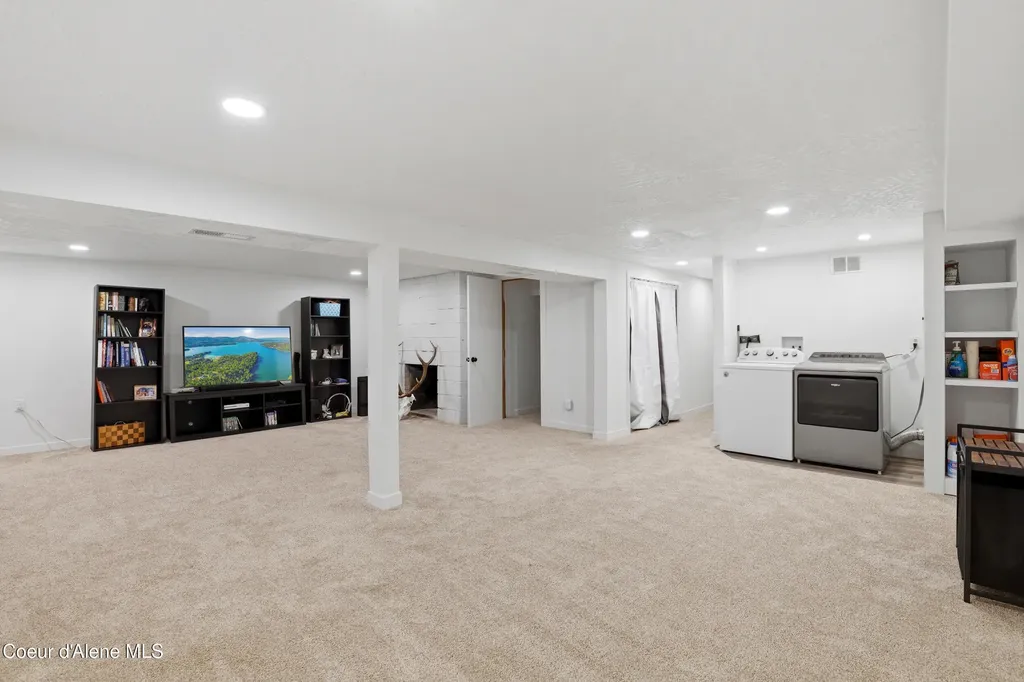 1453 E Burnham Avenue Hayden ID 83835