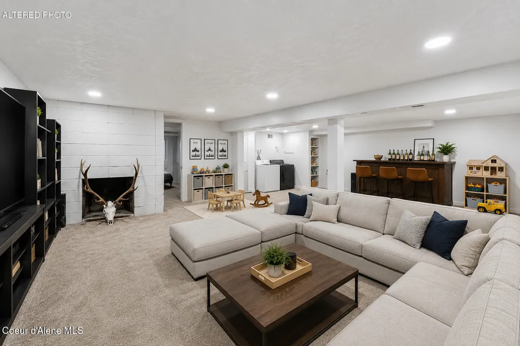 1453 E Burnham Avenue Hayden ID 83835