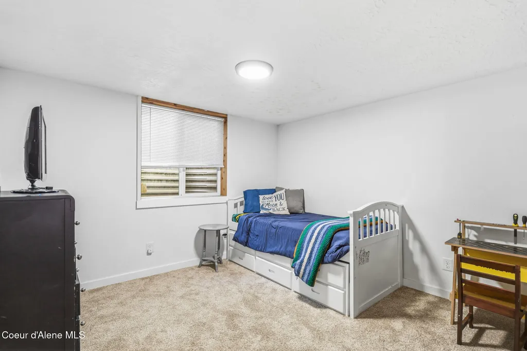 1453 E Burnham Avenue Hayden ID 83835