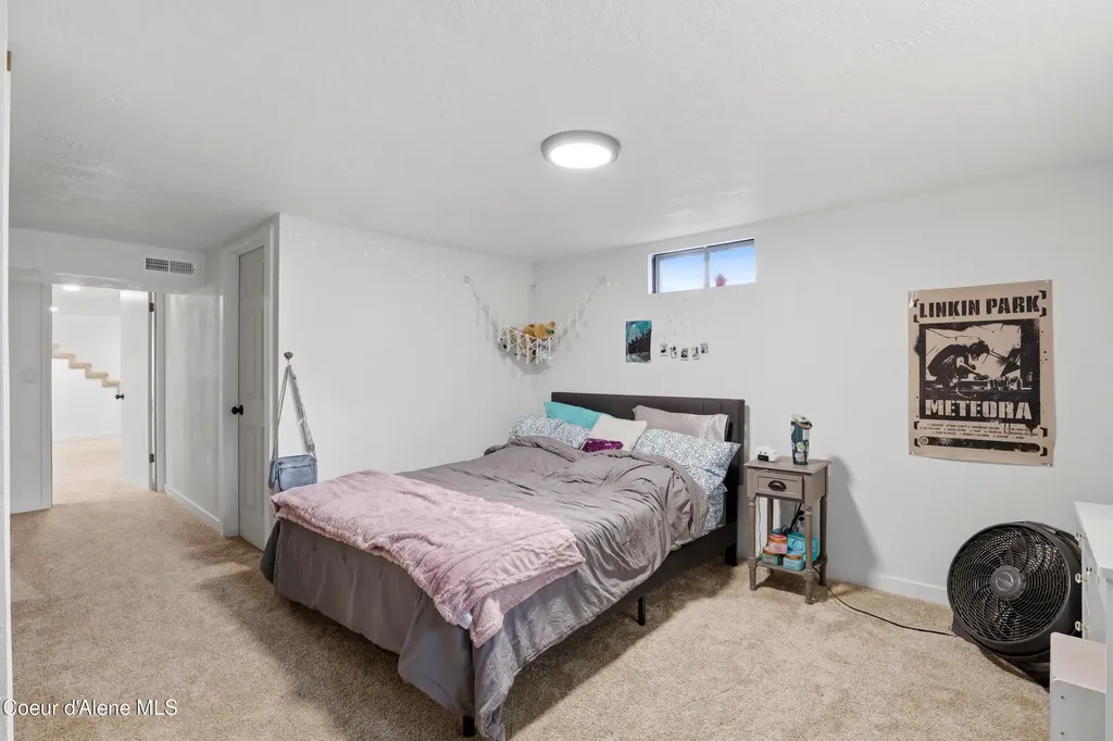 1453 E Burnham Avenue Hayden ID 83835
