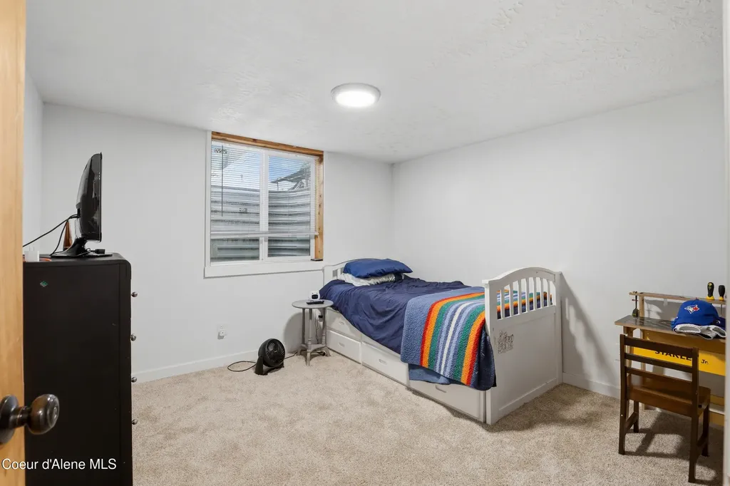 1453 E Burnham Avenue Hayden ID 83835