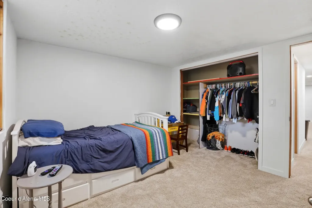 1453 E Burnham Avenue Hayden ID 83835