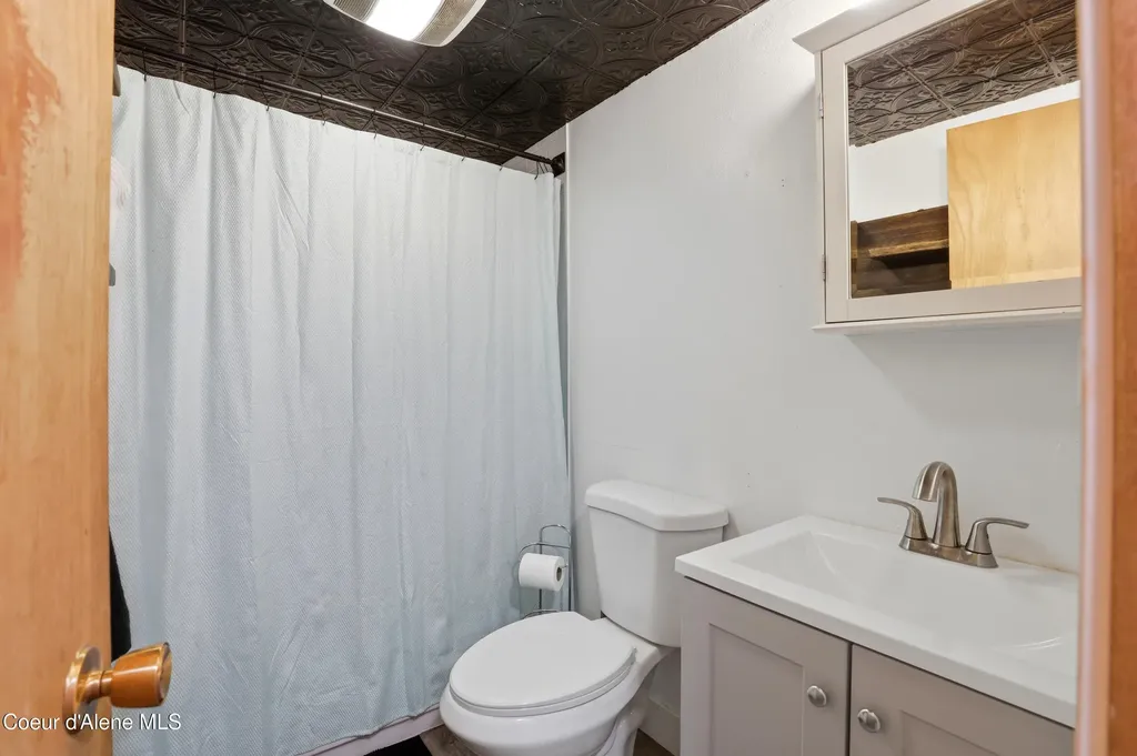 1453 E Burnham Avenue Hayden ID 83835