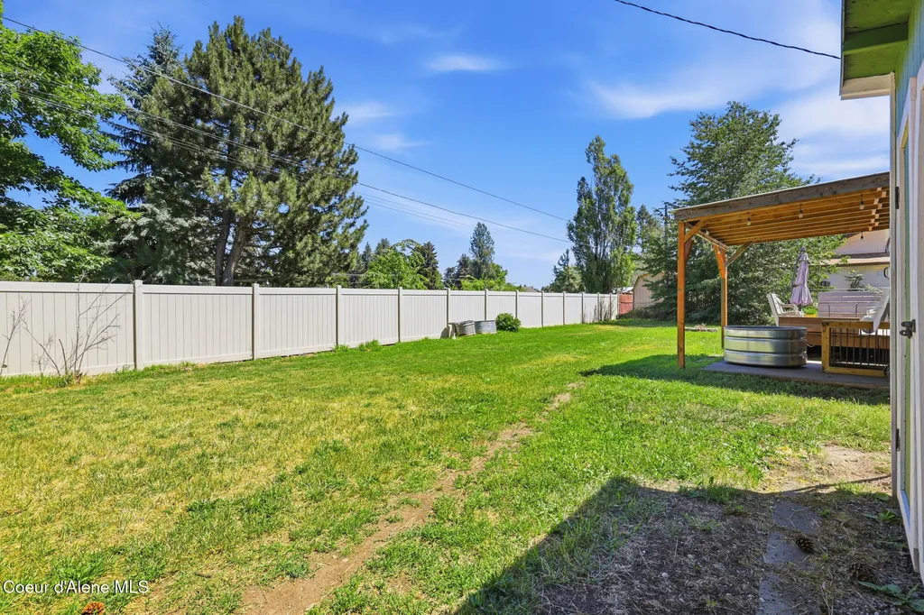 1453 E Burnham Avenue Hayden ID 83835