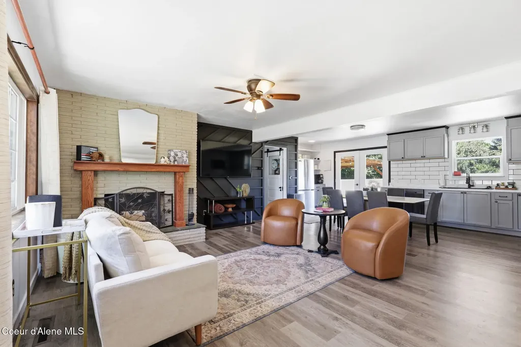 1453 E Burnham Avenue Hayden ID 83835