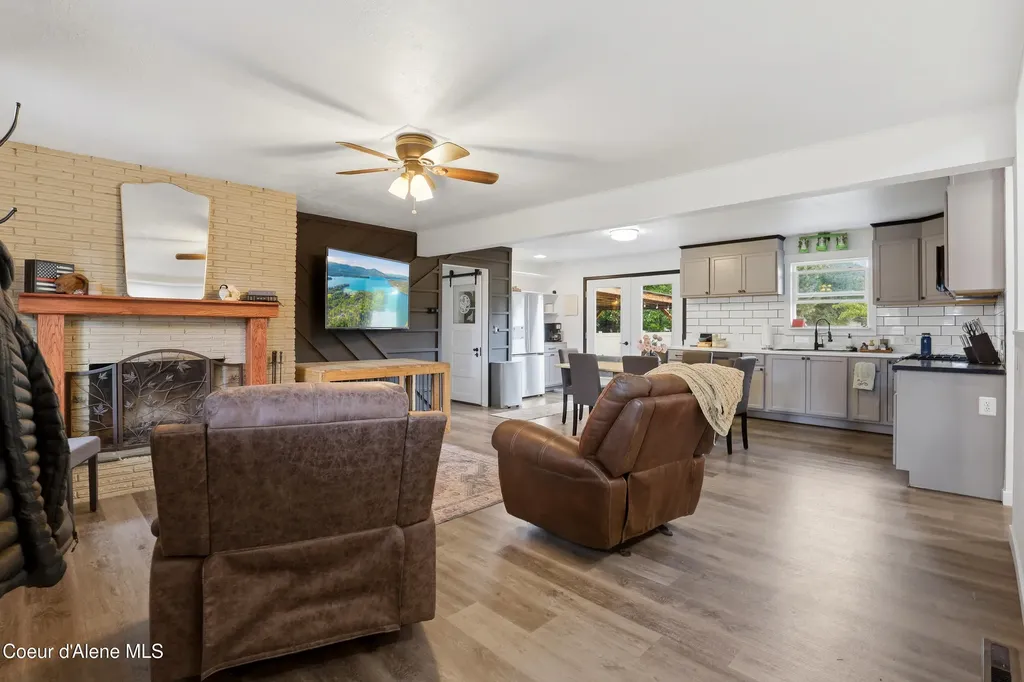 1453 E Burnham Avenue Hayden ID 83835