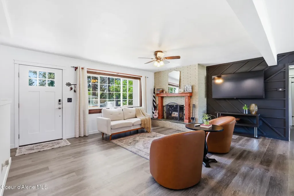 1453 E Burnham Avenue Hayden ID 83835