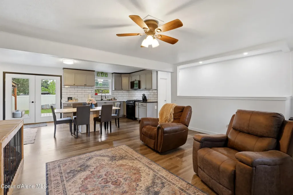 1453 E Burnham Avenue Hayden ID 83835