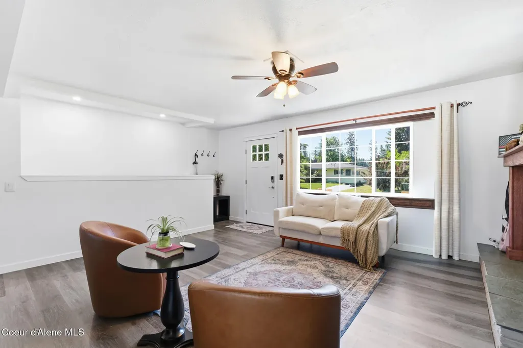1453 E Burnham Avenue Hayden ID 83835