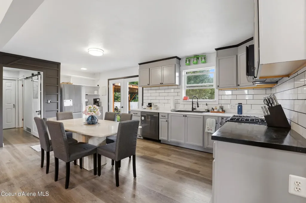 1453 E Burnham Avenue Hayden ID 83835