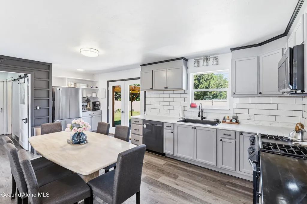 1453 E Burnham Avenue Hayden ID 83835