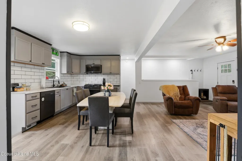 1453 E Burnham Avenue Hayden ID 83835