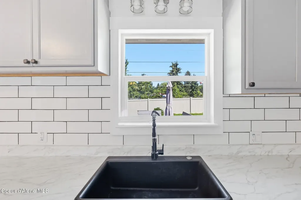 1453 E Burnham Avenue Hayden ID 83835